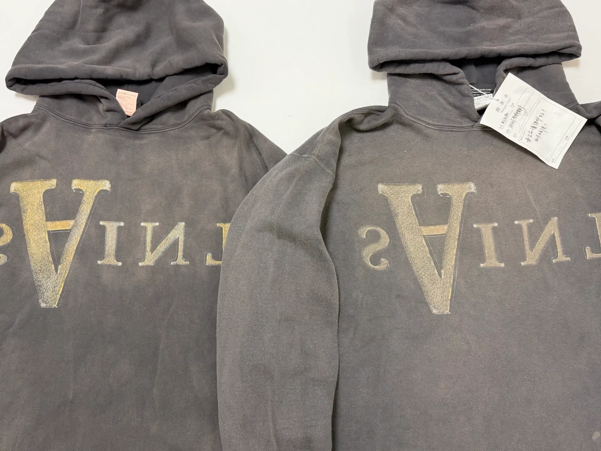 Authentic VS plate-making SAINT Mxxxxxx HOODIE/ANARCHY/BLK Mirror reverse SAINT hooded sweatshirt/ANARCHY barrage virgin hoodie S-XL Assute dyeing, heavy washing and water fading, multi-bit wormhole destruction treatment, genuine plate-making and mold opening, the difference is shown in the picture and made! Authentic level printing process, correct main mark/wash mark ⚠️Note: This model does not have the little angel mark